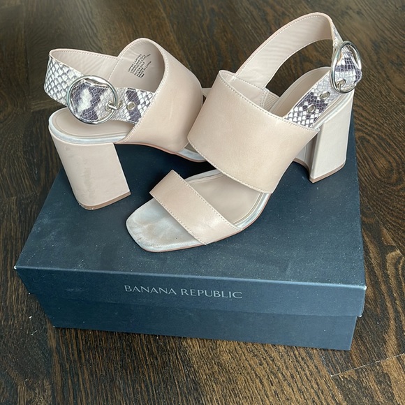 Banana Republic Double Strap Block Heel - Picture 4 of 4